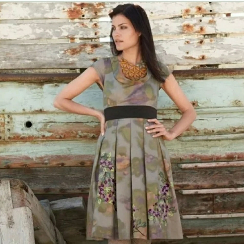 Anthropologie Statement Necklace - Picture 3 of 3